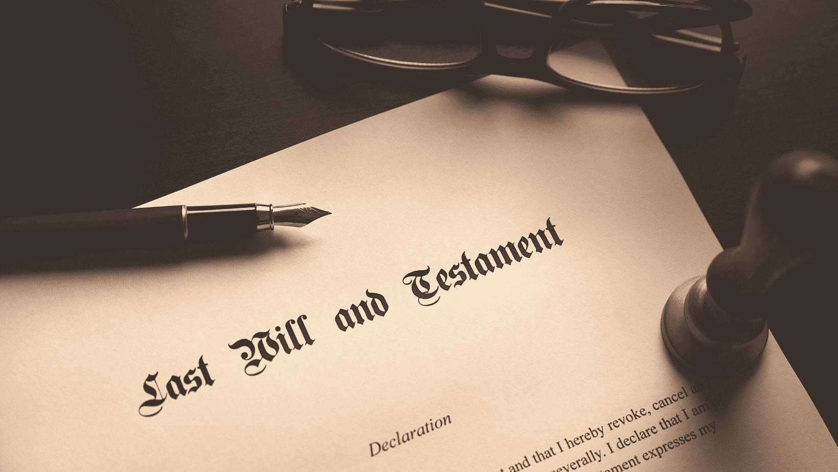 An image illustrating the differences between wills and trusts, highlighting the advantages and disadvantages of wills versus trust.